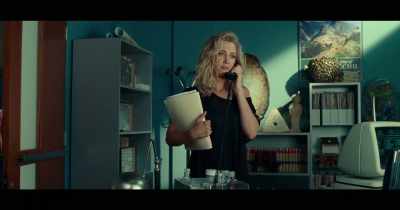 - Hello?
- Barbara, I need your help. - Wonder Woman 1984