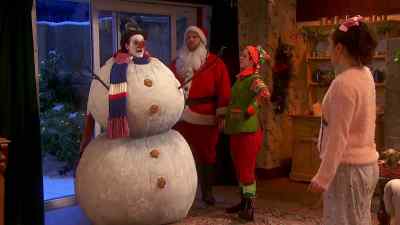 Hello, Belle!
Hello, Mr Snowman! - The Goes Wrong Show