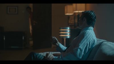 -Hello? -Ben, come here. - Mr. Midnight: Bacha na příšery