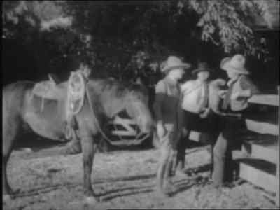 - Hello, boys.
- Hi, boss. Hi, chief. - West of the Divide