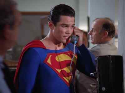 - Hello, chief. This is--
- Clark? Is that you? - Lois & Clark: The New Adventures of Superman