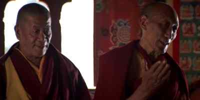 - Hello.
- Come in, Gita. - Little Buddha