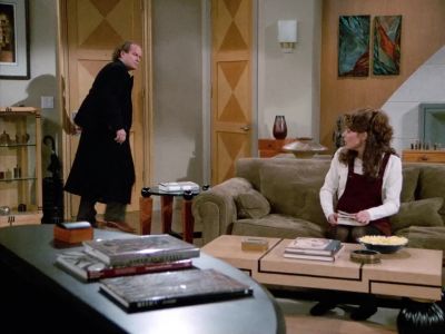 - Hello, Daphne.
- Hello. - Frasier