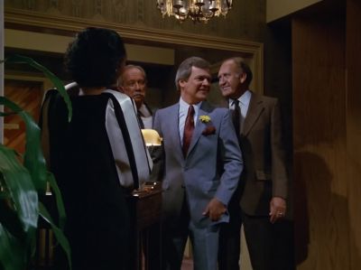 - Hello, Dora Mae.
- Mr. Barnes. - Dallas