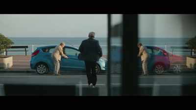 -Hello Fred, you all right?
-Rob, hi. I can't get into my car. - Close to Me