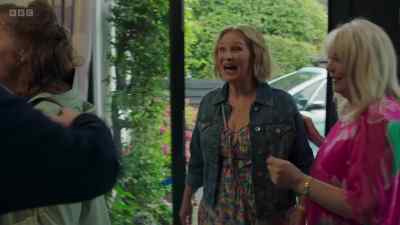  Hello, Gwen, sorry we're a bit late.  - Gavin & Stacey: The Finale