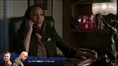 - Hello?
- Haley, how you doing? - A Wedding for Christmas