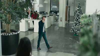 -Hello?
-Hazel, it's Daryl Baxter. - A Gingerbread Christmas