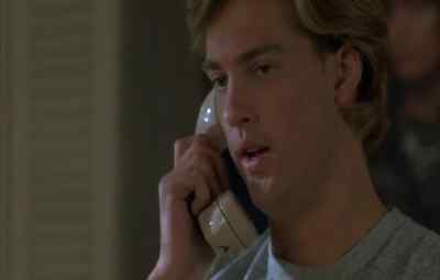 - Hello?
- Hello, darling. It's Mom. - Gotcha!