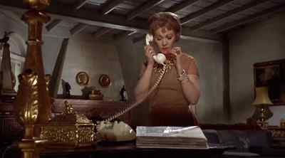 Hello, hello? - The Roman Spring of Mrs. Stone