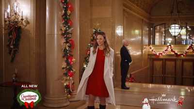 -Hello!
-Hello. - A Christmas Carousel