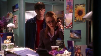 - Hello.
- Hi, honey, - Smallville
