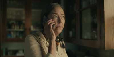 - Hello?
-  Hi. - Jules
