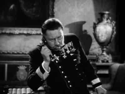 - Hello?
- Hindau? I hope I didn't disturb you. - Dishonored