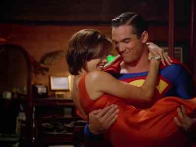 Hello, husband. - Lois & Clark: The New Adventures of Superman