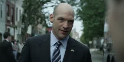 Hello. I need to talk about Matthews. - House of Cards