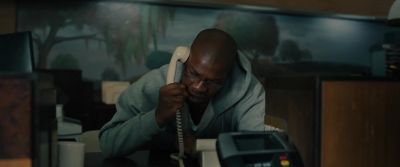 Hello?
Yes, I'm here. - Breaking