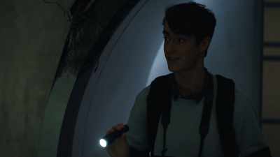 Hello? If there are aliens here,
I come in peace! - Naomi