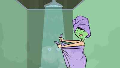 HELLO, I'M IN THE SHOWER. - Total Drama Island