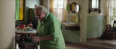 Hello.
- It's me, dad. - 102 Not Out