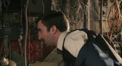 Hello it's the sweetie man - District 9