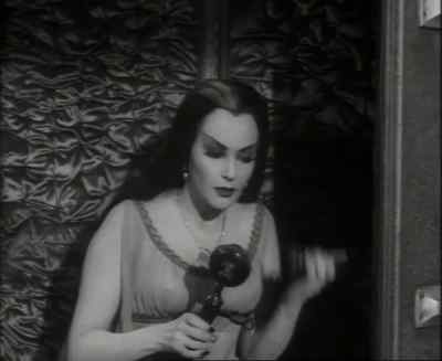 Hello? It's you, Mr. Gateman. - The Munsters