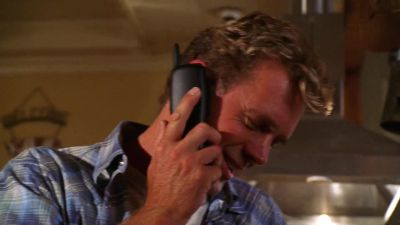 - Hello?
- I've been trying to reach you. - Smallville