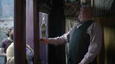 Hello, ladies.
Yes, your eyes do not deceive you. - Call the Midwife