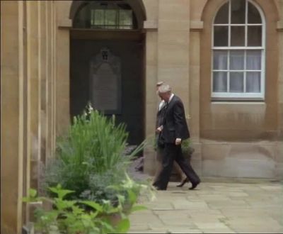 - Hello, Lewis.
- Sir, listen, l think l've found something. - Inspector Morse