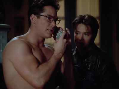 - Hello, Lois.
- Clark? Clark, it's two in the morning. - Lois & Clark: The New Adventures of Superman