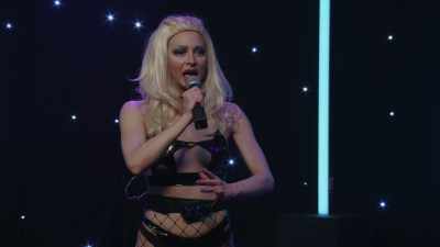 - Hello, Matt.
(audience laughs) - Courtney Pauroso: Vanessa 5000