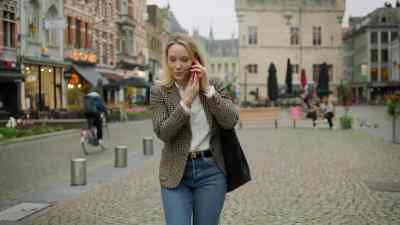 - Hello?
- Miss Vandenbrink, - The Perfect Setting