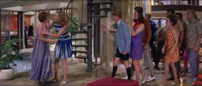 -Hello, Mom.
-Oh, darling! - The Party
