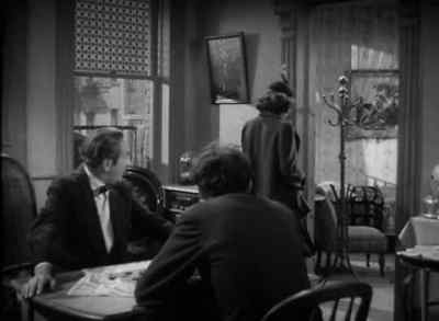 - Hello, Patsy.
- Hello, Daddy. - One Hundred Men and a Girl
