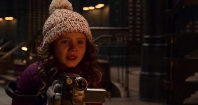 - - Hello. Ah... He-llo? I'm Kate. What's your name? Lars. - The Christmas Chronicles