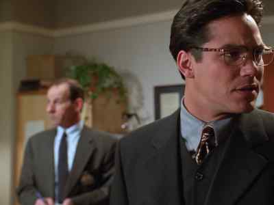 Hello. - Lois & Clark: The New Adventures of Superman