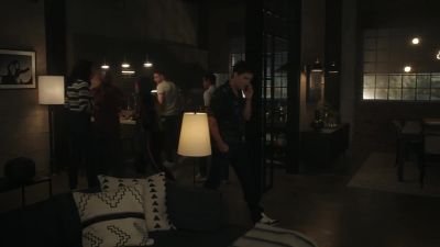 Hello? - 9-1-1: Lone Star