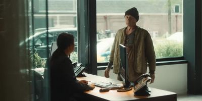 Hello, sir. How can I help you? - Van der Valk