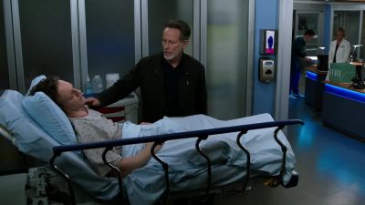 Hello, son. - Chicago Med
