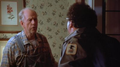 -Hello, stranger.
-Look, I'm sorry to bother you... - Seinfeld
