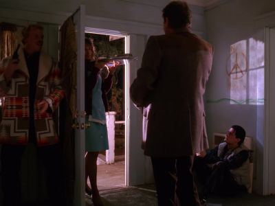 - Hello.
- Suppertime. - Twin Peaks