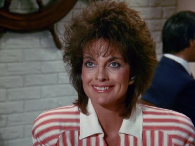 - Hello.
- Thank you for coming. - Dallas