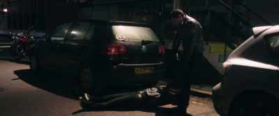 - Hello?
- The fuck are you playing at, Milton? - Accident Man