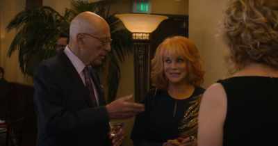 - Hello. This is Diane.
- Nice to see you again, Diane. - The Kominsky Method