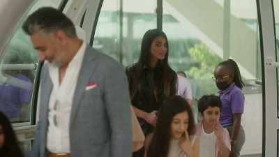 Hello.
This is so beautiful. - The Real Housewives of Dubai