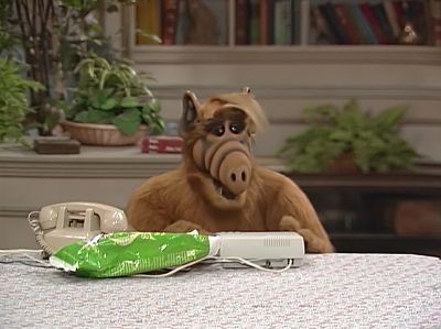  Hello?
 This is the Tanner residence. - ALF