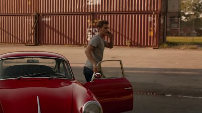 - Hello?
- Tyler, it's Stefan. - The Vampire Diaries