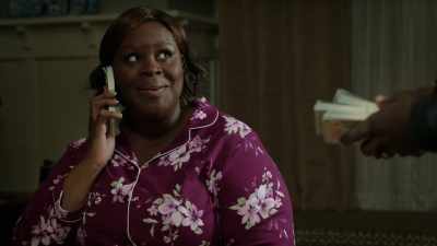 - Hello?
- Uh, do you know - Good Girls