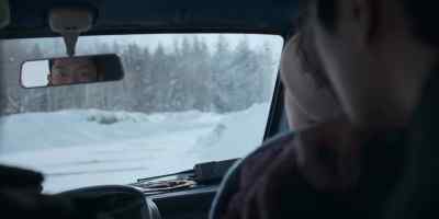 Hello and welcome. Toll card, please. - The Breaking Ice