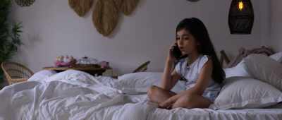- Hello.
- Yashna. - Hi Nanna